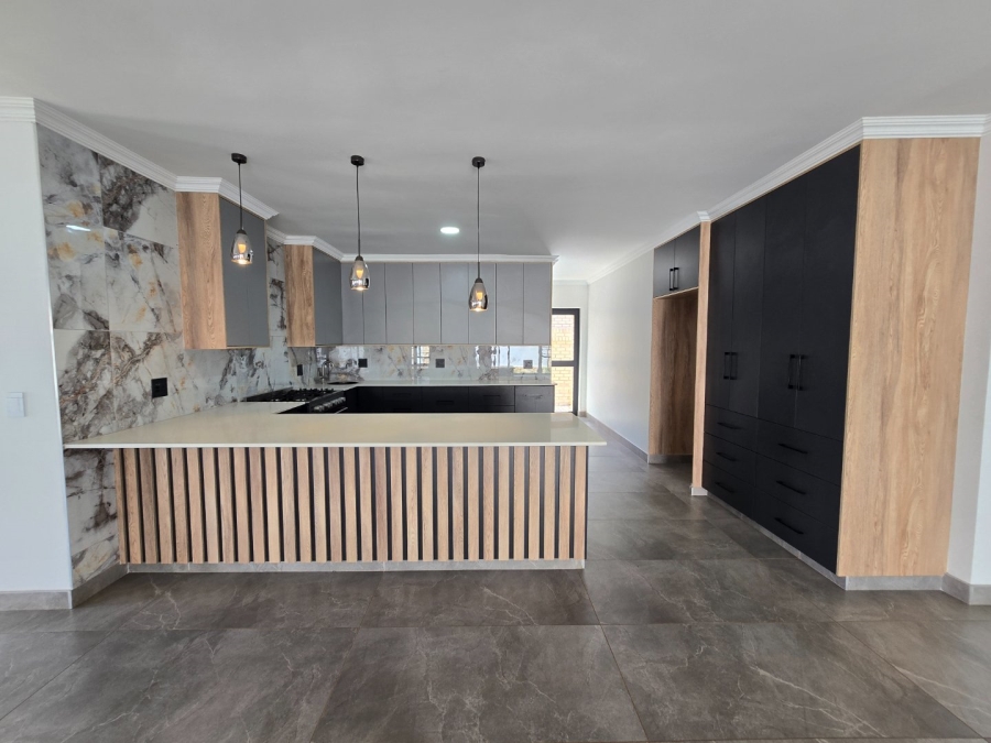 3 Bedroom Property for Sale in Van Der Hoff Park North West